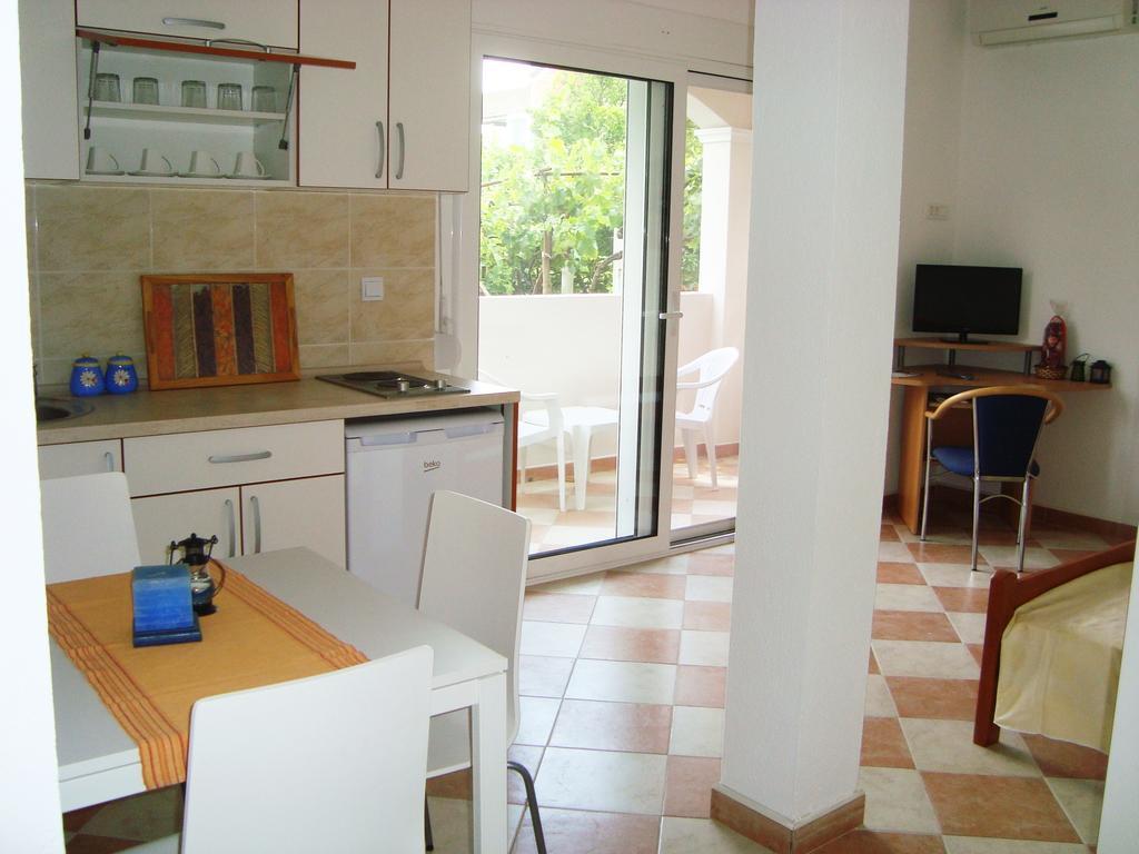 Apartments Rolovina Tivat Szoba fotó